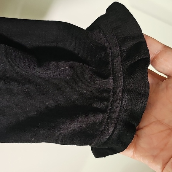 Sara Campbell Black Long Sleeve Top. So soft. Size Meduim. Scoop Neck. - Picture 4 of 7